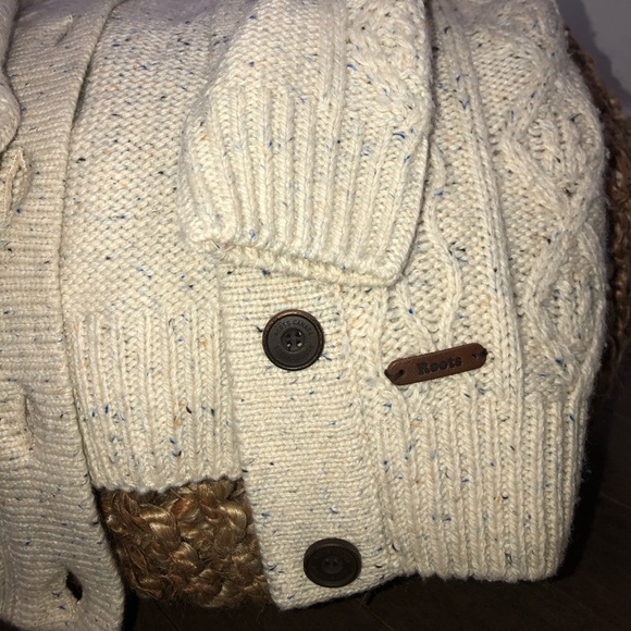 Beige Roots cardigan in excellent condition - Picture 3 of 3